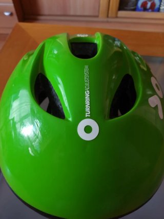 Casco infantil verde
