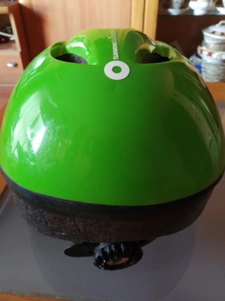 Casco infantil verde