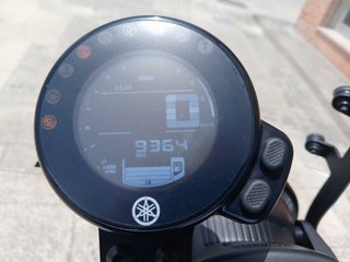 Yamaha XSR 700 Negra y Dorada