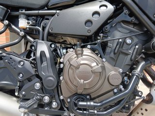 Yamaha XSR 700 Negra y Dorada