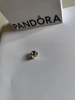 Charm Pandora Letra P Plateada
