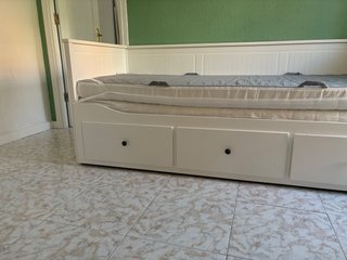 Diván blanco con cajones