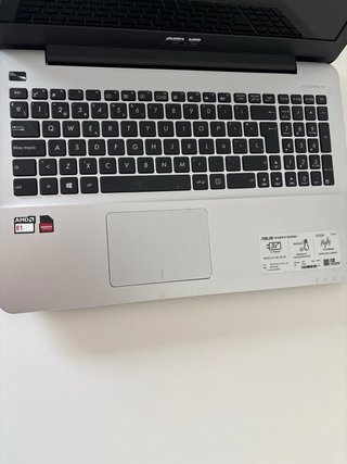Portátil Asus F555Y Series (Casi Nuevo)