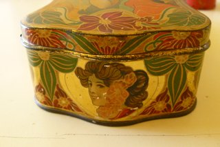 Caja Galletas Olibet Rentería Art Nouveau