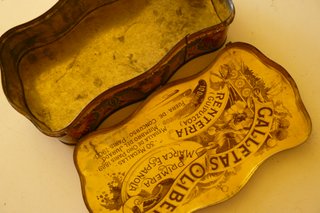 Caja Galletas Olibet Rentería Art Nouveau