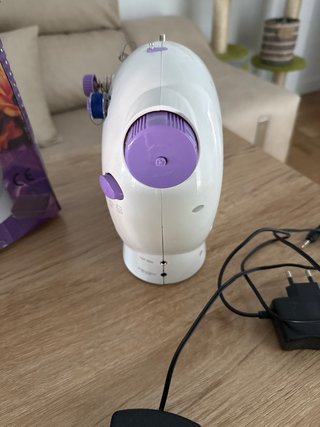 Máquina de coser portátil