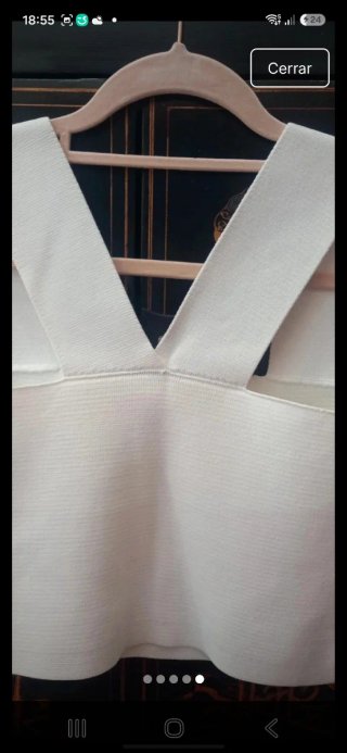 Top blanco escote V
