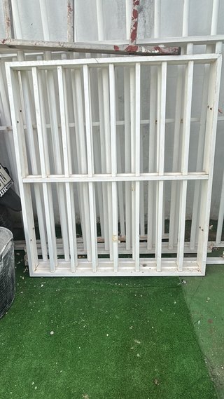 Reja de ventana blanca