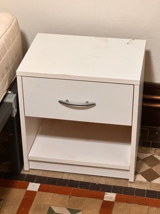 Mesita de noche Conforama blanca