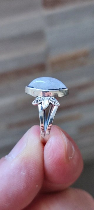 Anillo de Plata y Piedra Luna.