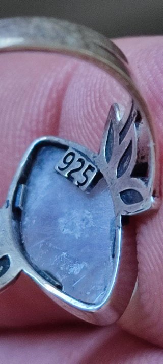 Anillo de Plata y Piedra Luna.