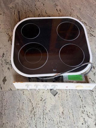 Vitrocerámica Teka 4 fuegos + mandos