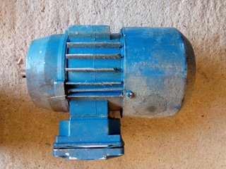 Motor eléctrico trifásico 0,37 kW