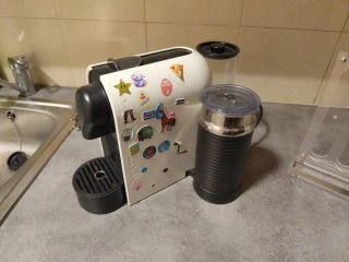 Cafetera Nespresso Krups XN260 + Aeroccino