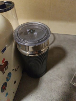 Cafetera Nespresso Krups XN260 + Aeroccino