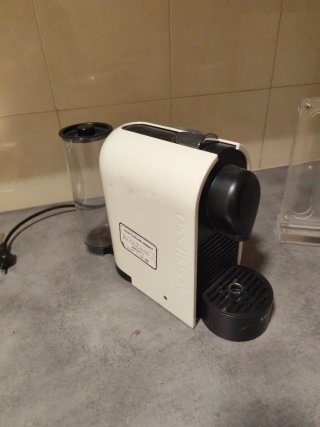 Cafetera Nespresso Krups XN260 + Aeroccino