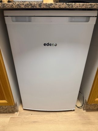 Frigorífico Edesa EFS-0814 Compacto