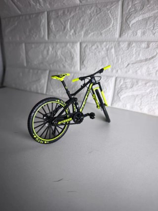 Bicicleta de montaña miniatura