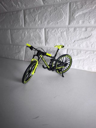 Bicicleta de montaña miniatura