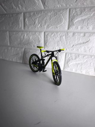 Bicicleta de montaña miniatura