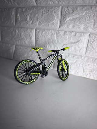 Bicicleta de montaña miniatura