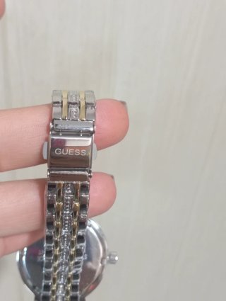 Reloj Guess Corazón Dorado y Plateado