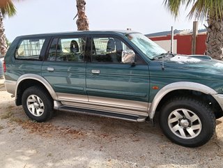 Mitsubishi Montero 2003