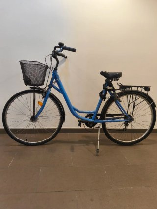 Bicicleta paseo azul con cesta