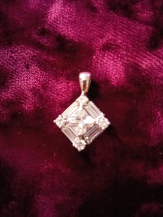 Colgantes de plata con piedras