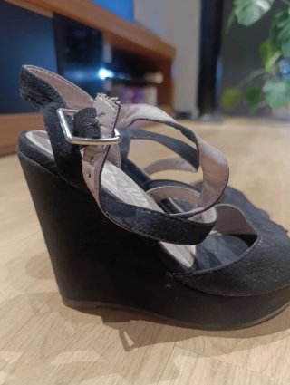 Sandalia cuña Refresh negra