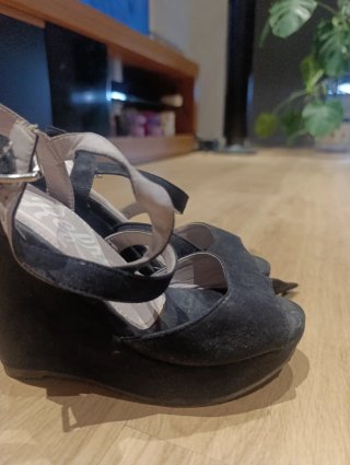 Sandalia cuña Refresh negra