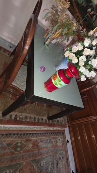 Oportunidad única! Elegante conjunto de mesa y  si