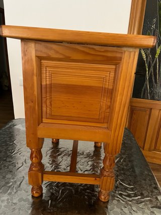 Comodino rustico in legno massello