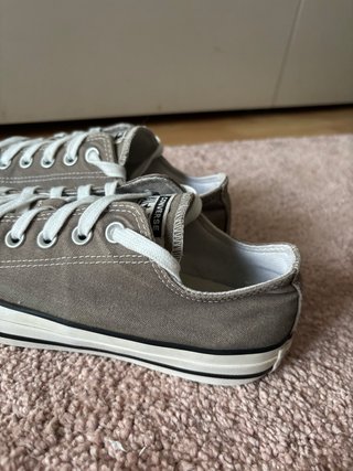 Converse grises bajas