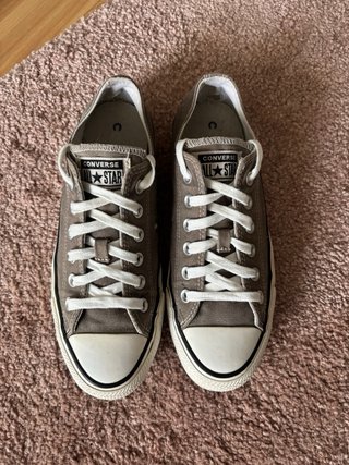 Converse grises bajas