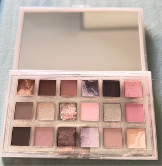 Paleta de Sombras Huda Beauty Rosa Quartz sin caja