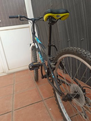 Bicicleta Mountain Bike Negra