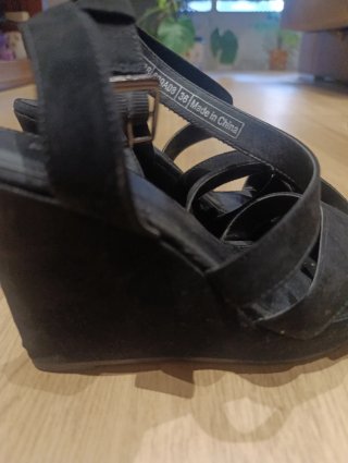 Sandalias de cuña negras Pimkie talla 36