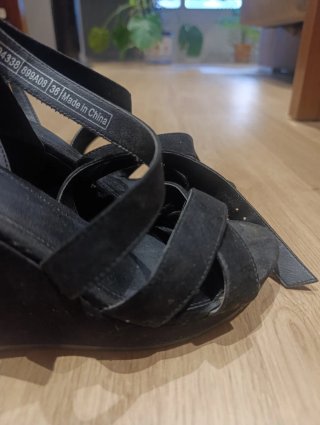 Sandalias de cuña negras Pimkie talla 36