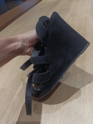 Sandalias de cuña negras Pimkie talla 36