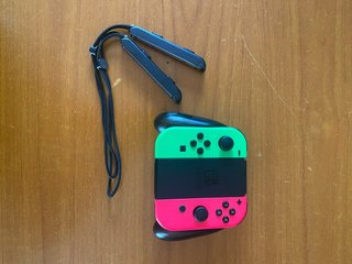 Joy-Con Nintendo Verde y Rosa + Correas + Soporte