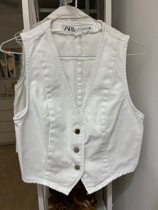 Chaleco vaquero blanco Zara