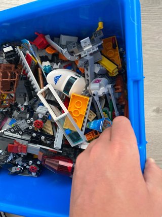 25 kg di pezzi e set LEGO