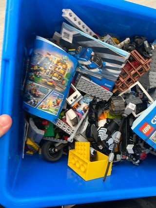 25 kg di pezzi e set LEGO