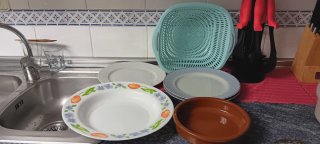 Juego de platos de cerámica y terracota 4€ todo