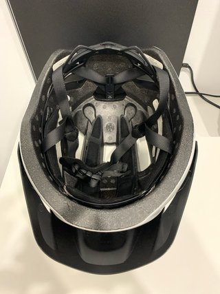 Casco de bicicleta ABUS blanco