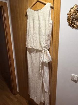 Vestido de fiesta beige encaje hecho a medida