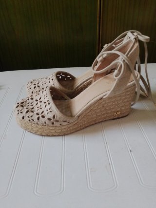 Alpargatas Beige con Lazos