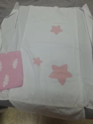 Colcha cuna 115x60 y sábana bajera estrellas