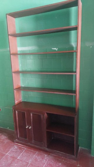 Estantería de madera